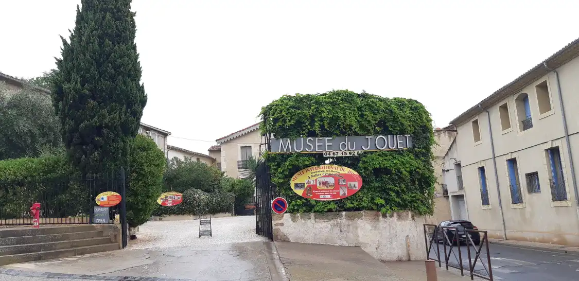 Hotels near Museum du jouet Pezenas