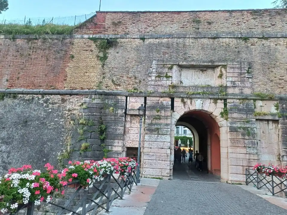 1_Porta Brescia