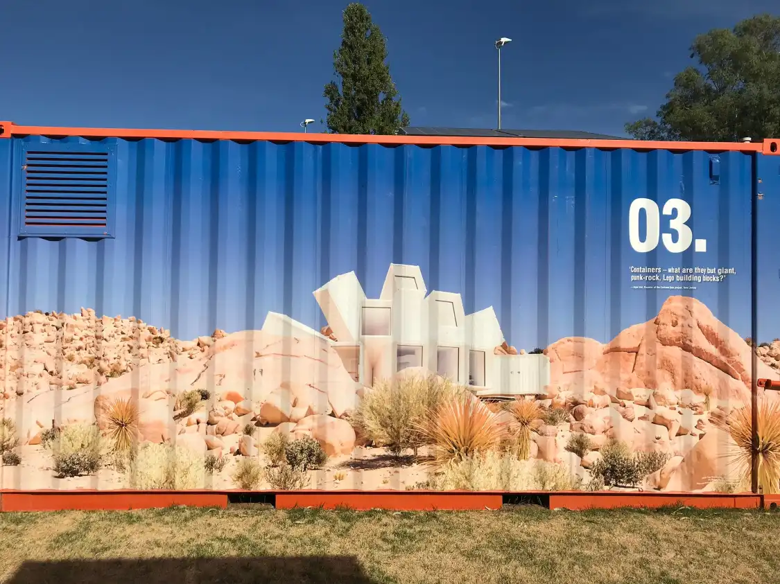 Container - The box that changed the world附近的飯店