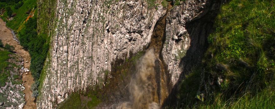 Karakaya-Su Waterfall