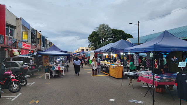 Puteri Wangsa Friday Night Market