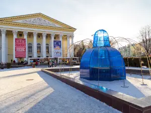 Teatral'naya Ploshchad'