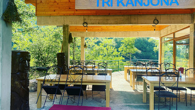 Tri Kanjona- Rafting kamp Montenegro