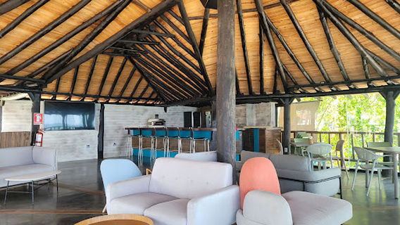 Velero Beach Club