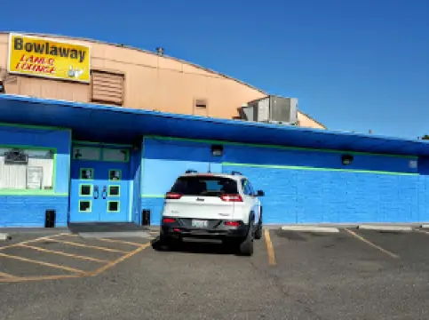 Bowlaway Lanes