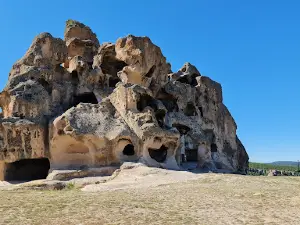 YAZILI KAYA