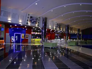 Многозальный 3D-кинотеатр Синема Де Люкс