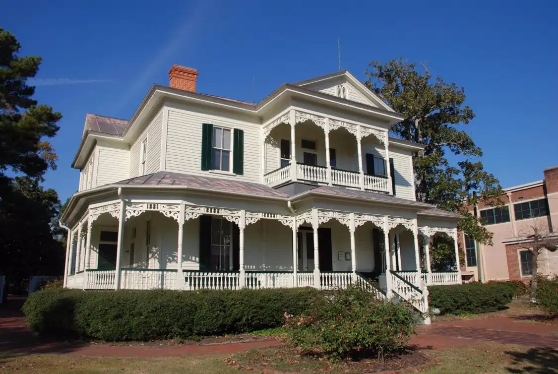 Hotels near Museum of the Cape Fear