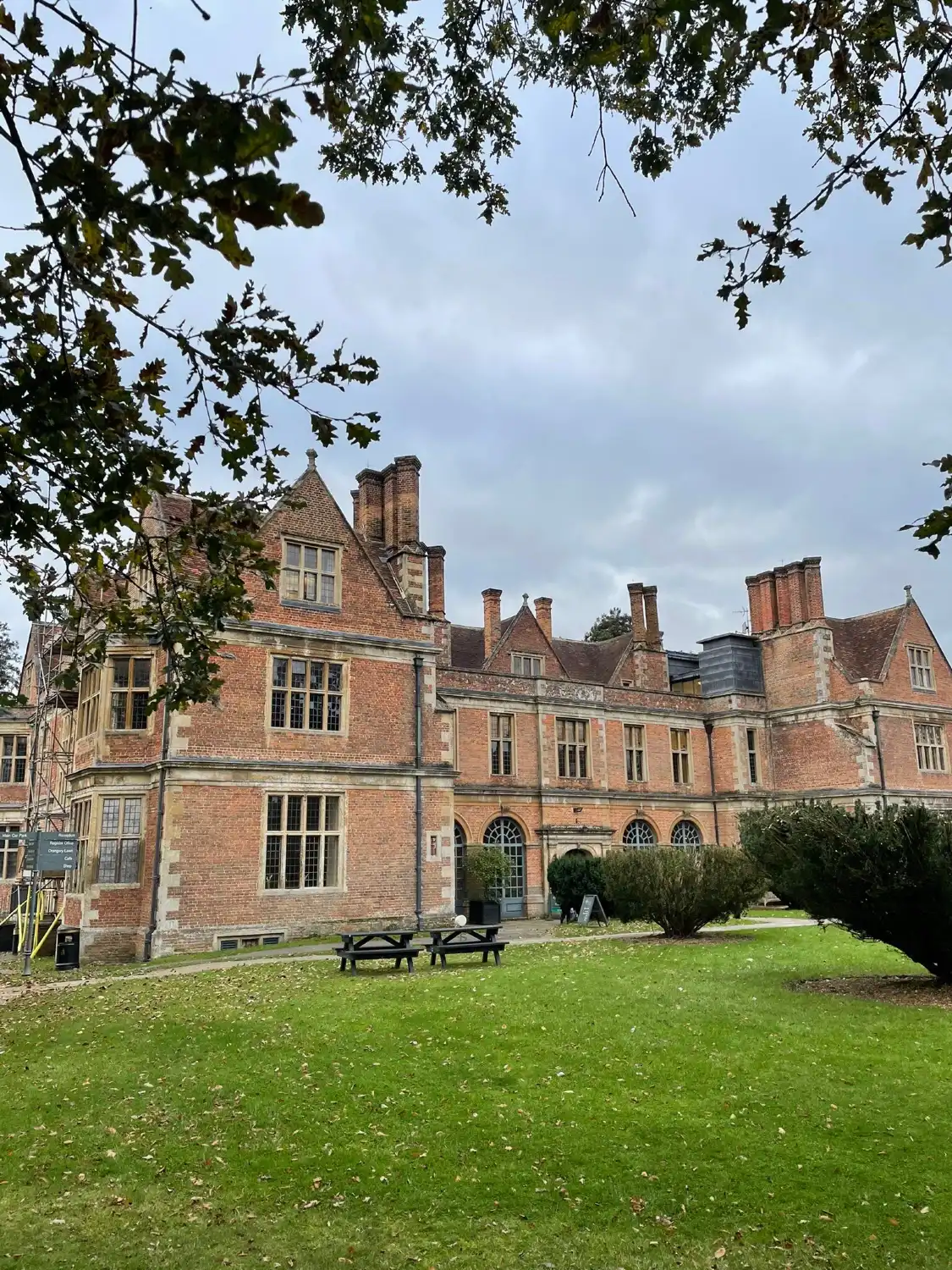 Hotels near Shaw House