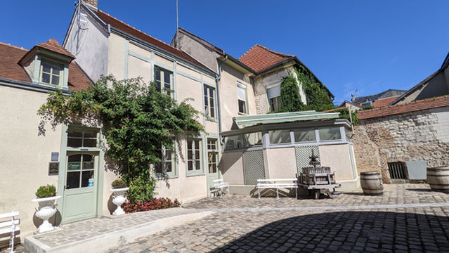 Champagne G.H. Martel & Co