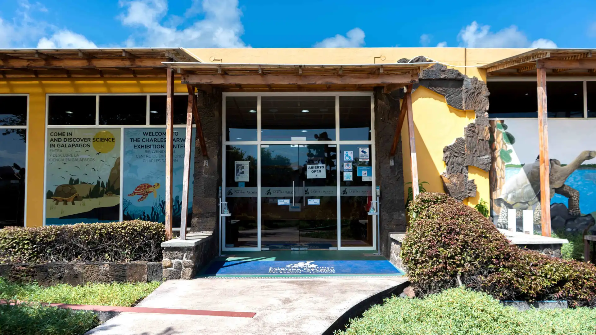 Hotels near Charles Darwin Research Station