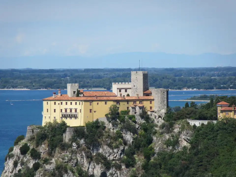 1_Duino Castle / Devinski Grad