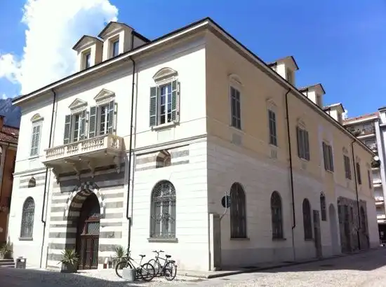 Palazzo San Francesco附近的飯店