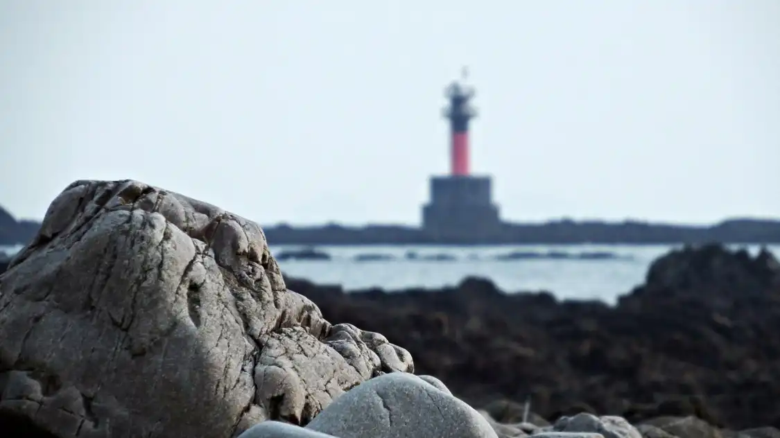 Hotels near Batgae Beach