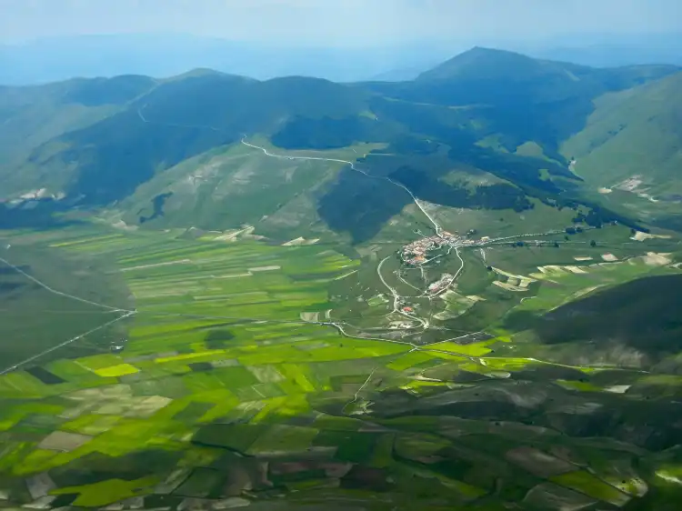 Hotels near Villandia