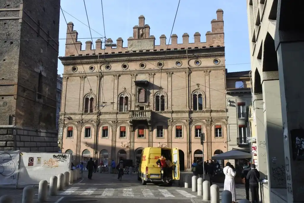 Hotel in zona Palazzo dell'Arte de' Drappieri o Strazzaroli