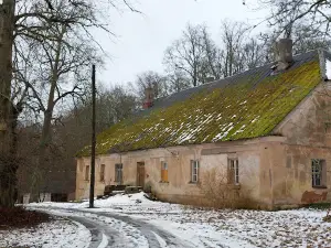 Zentenes muižas pils