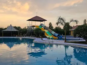 Flamingo Family Resort