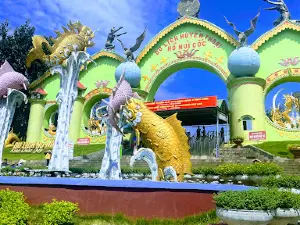 Nui Coc Lake Water Park
