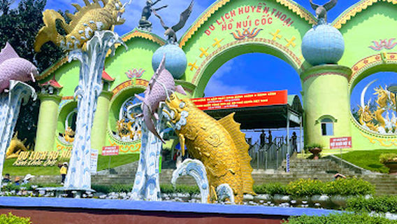 Nui Coc Lake Water Park