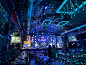 Tawan Daeng Splash Thong Chaiyaphum