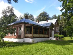 Мемориальный дом-музей-усадьба основоположника аэродинамики Николая Егоровича Жуковского