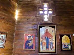 Derev'yana Voskresensʹka Tserkva