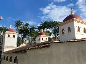 Bolivar Square