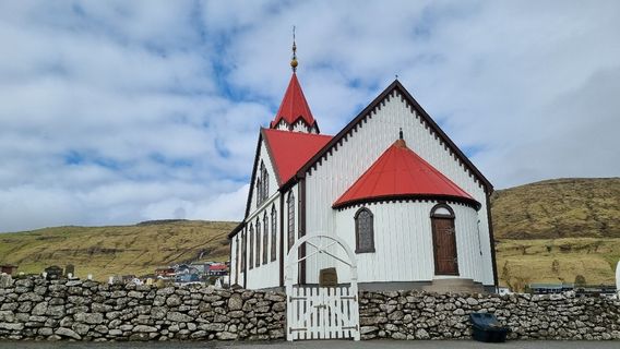 Sandavagur Church