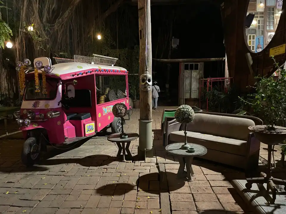 5_Junkyard Theatre Phuket
