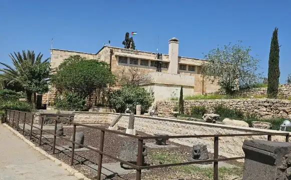 鄰近國家考古學博物館的酒店