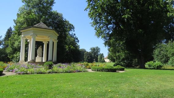 Tiefurt Mansion and Park