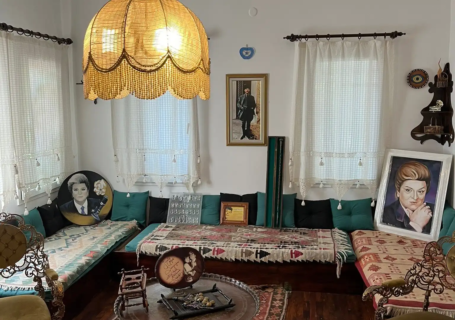Hotels near Zeki Muren Arts Museum