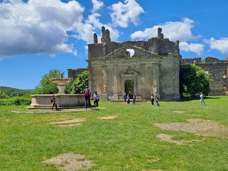 Hotels in Canale Monterano