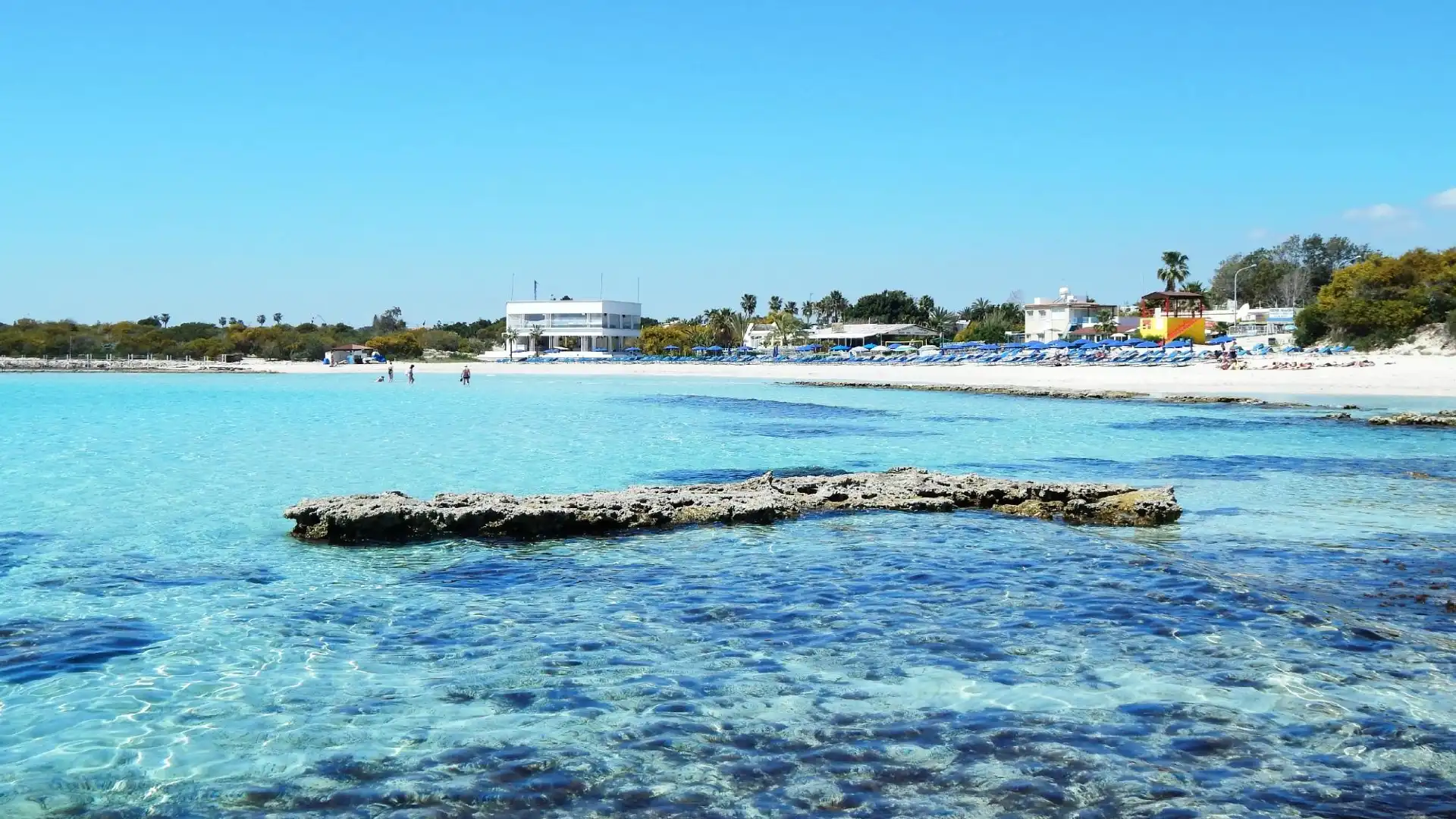 Hotels near Landa Beach