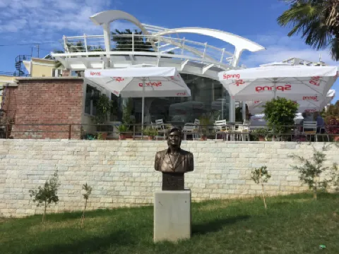 Statue of Hillary Clinton