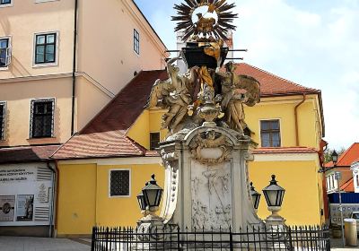 Ark of the Covenant Statue