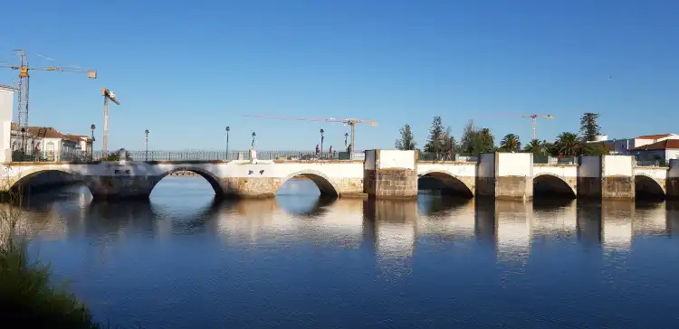 Hotels near Ponte Romana