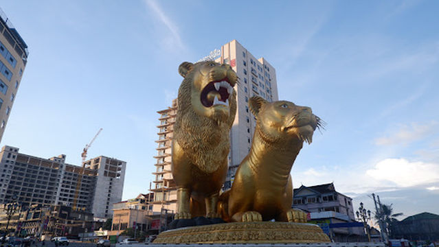 One Lion Roundabout
