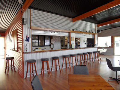 Boonooroo Golf Course and Tavern