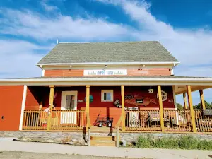 Empire Lodge