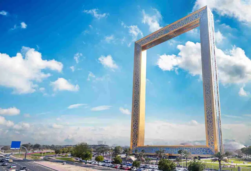 5_Dubai Frame