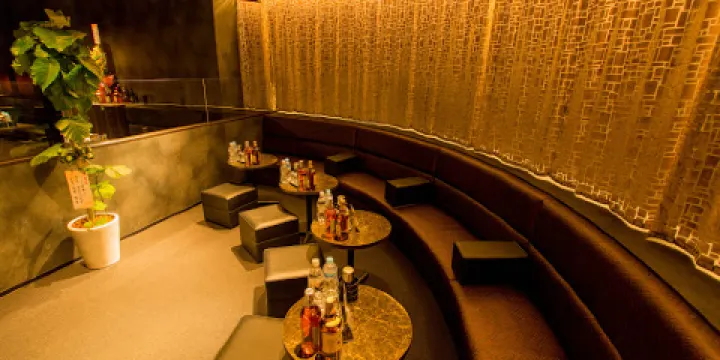 ニュークラブ四季 大分都町店