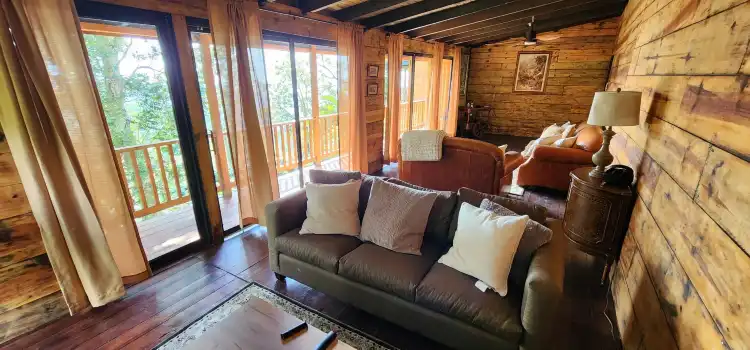 Hotels near Blue Mountain Peak