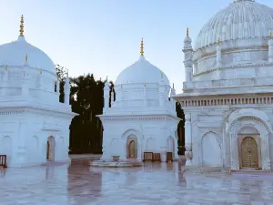 Dargah-E-Hakimi