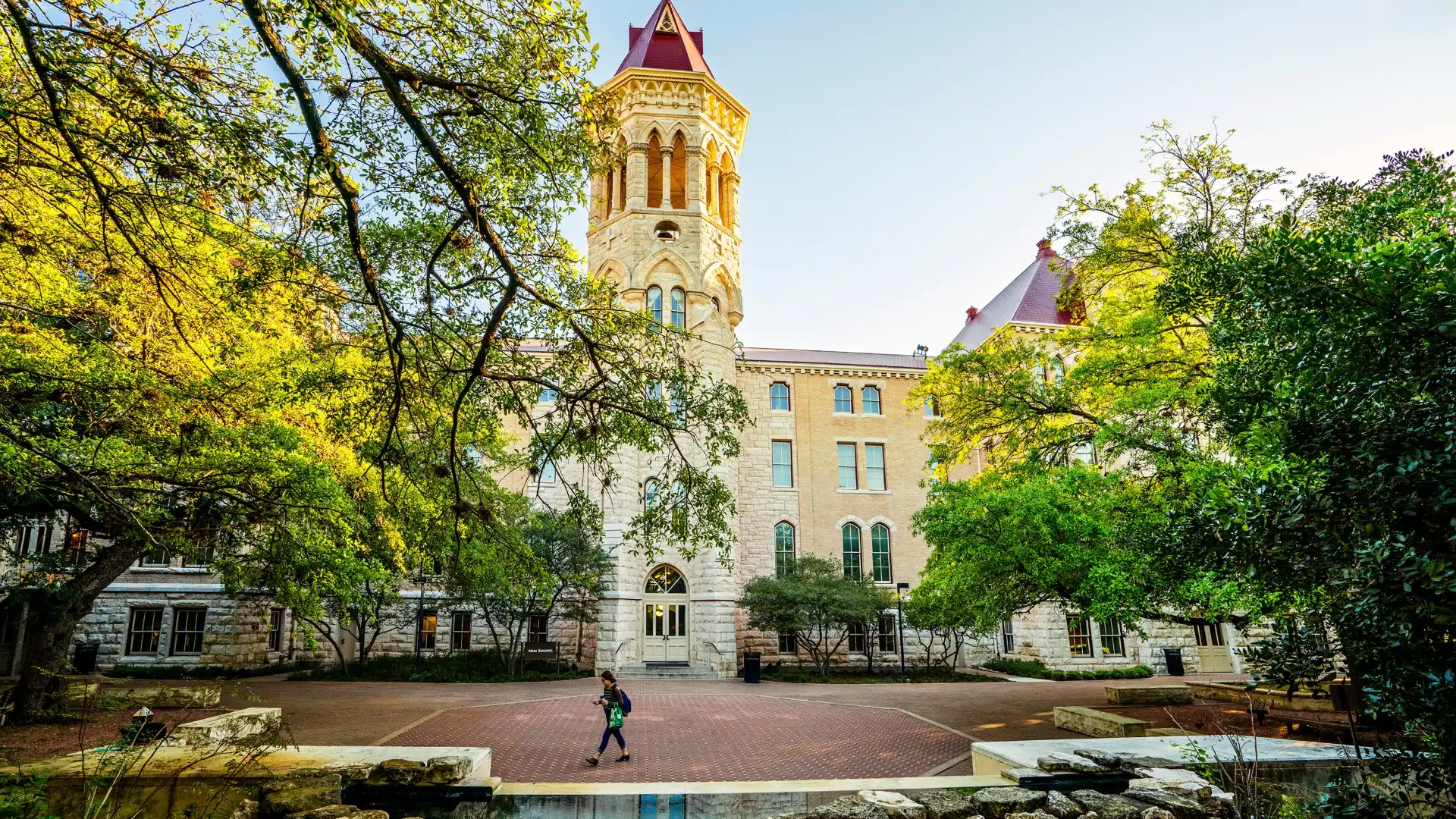 Hotels near St. Edward's University