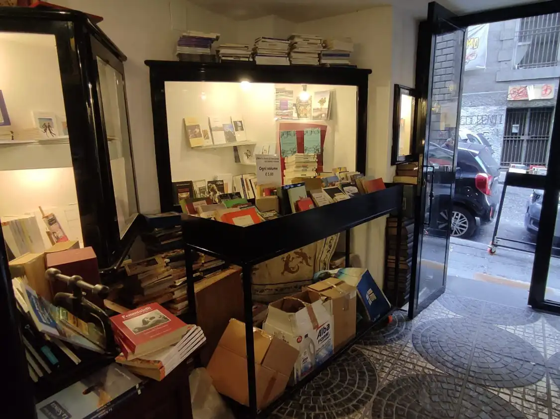 Hotel in zona Libreria Dante & Descartes