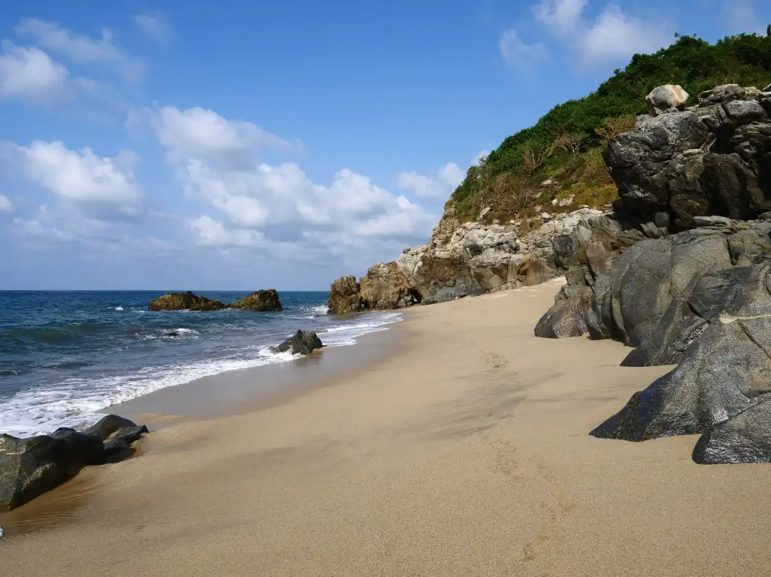 Hotels near Playa Las Cuevas