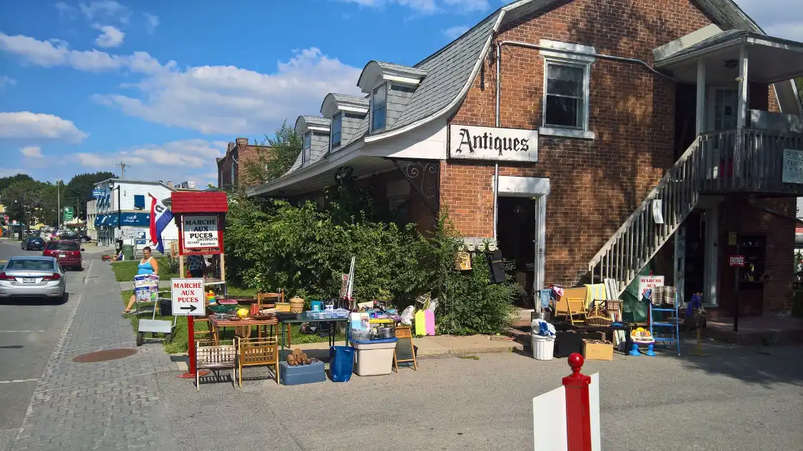 Hotel dekat Sainte-Genevieve Flea Market