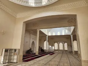Toshkent viloyati Bekobod shahar NO'MON IBN SOBIT jome masjidi